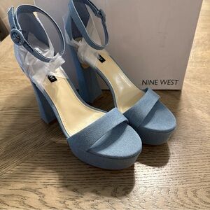 Woman's Heels Nine West Ivanna 7 light blue denim heels size 9.5 M